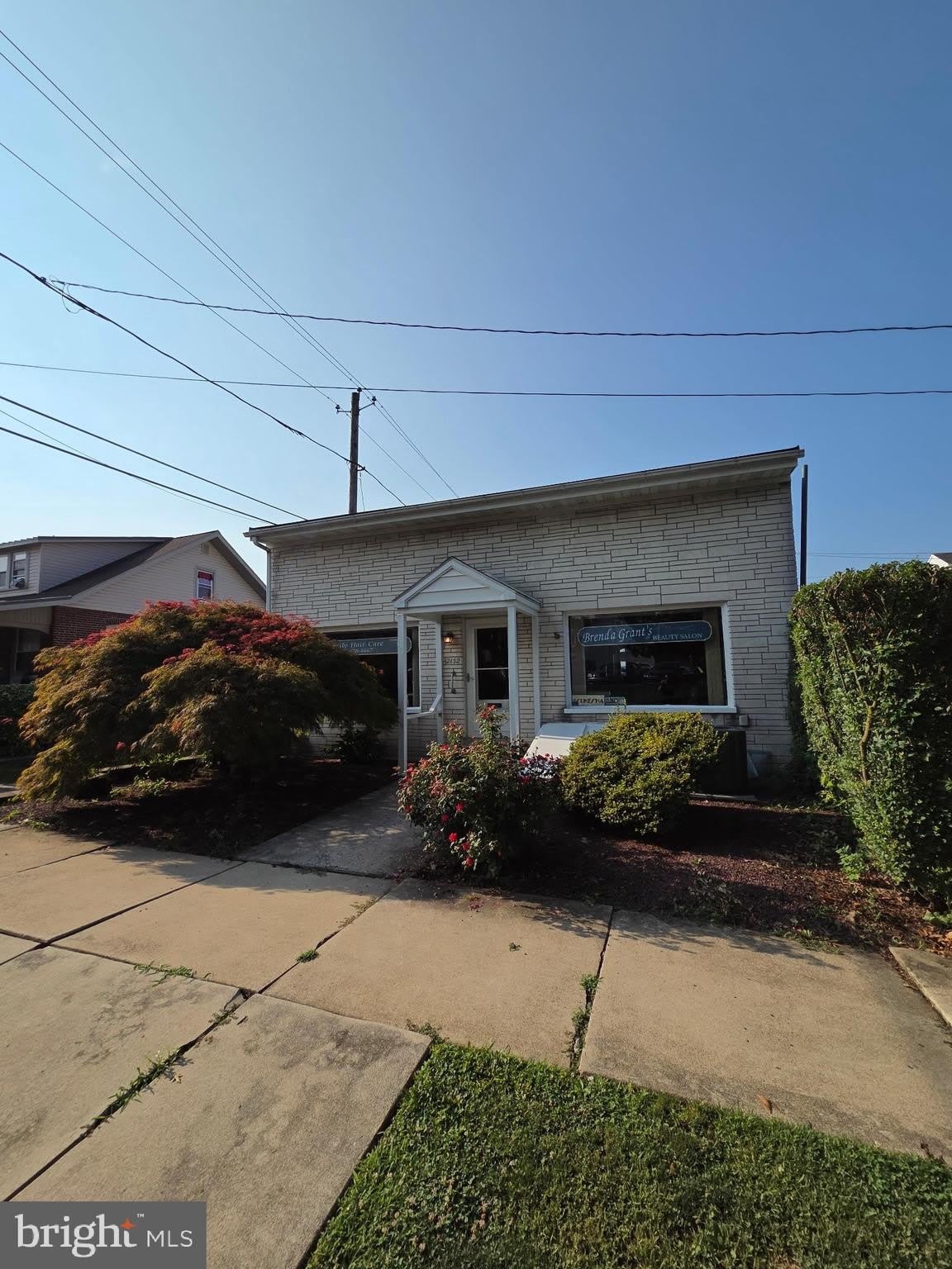 2132 NOBLE Street – photo 2