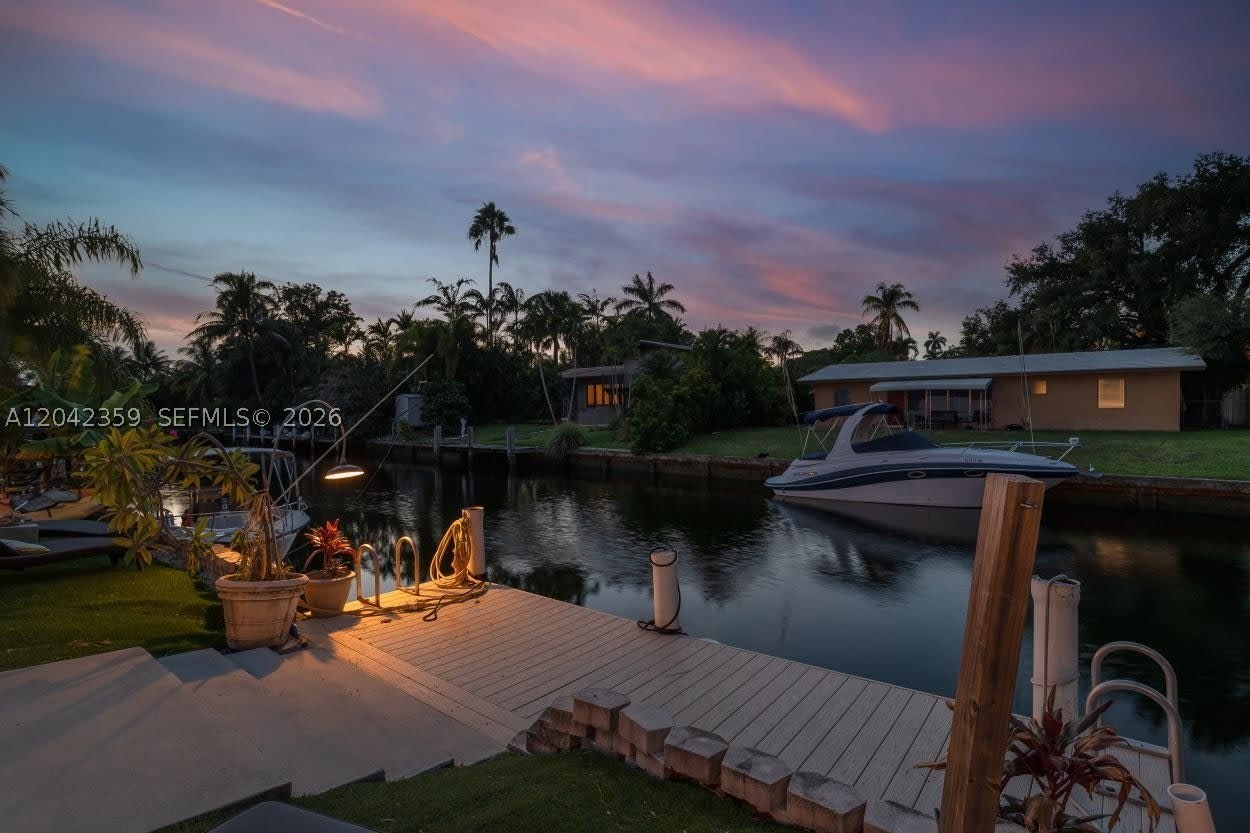 1521 SW 5th Ct – photo 2