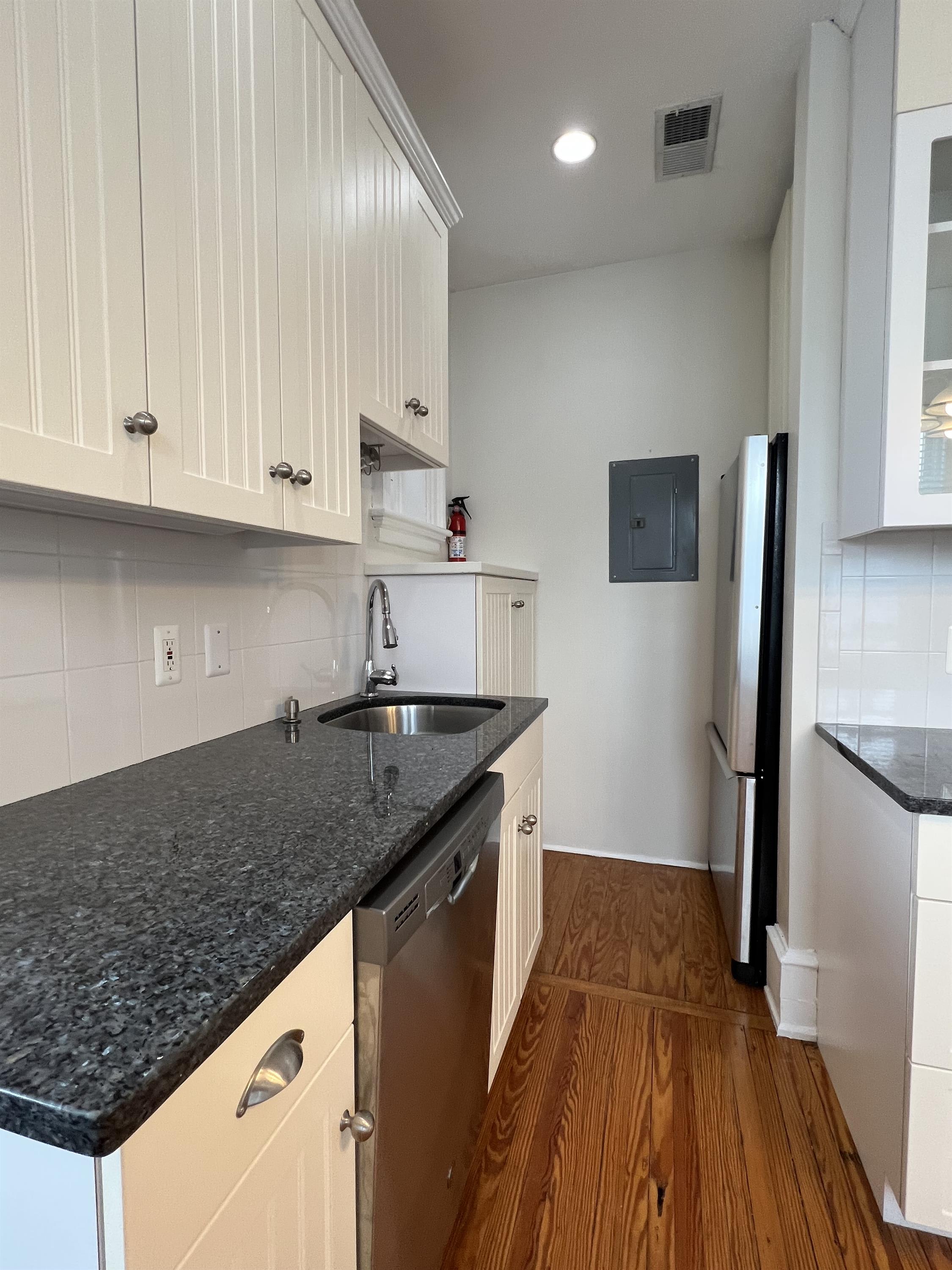 4 East North Avenue – photo 5