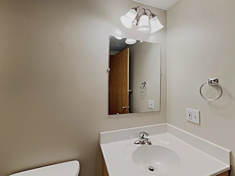 1312 Creekside Dr – photo 5