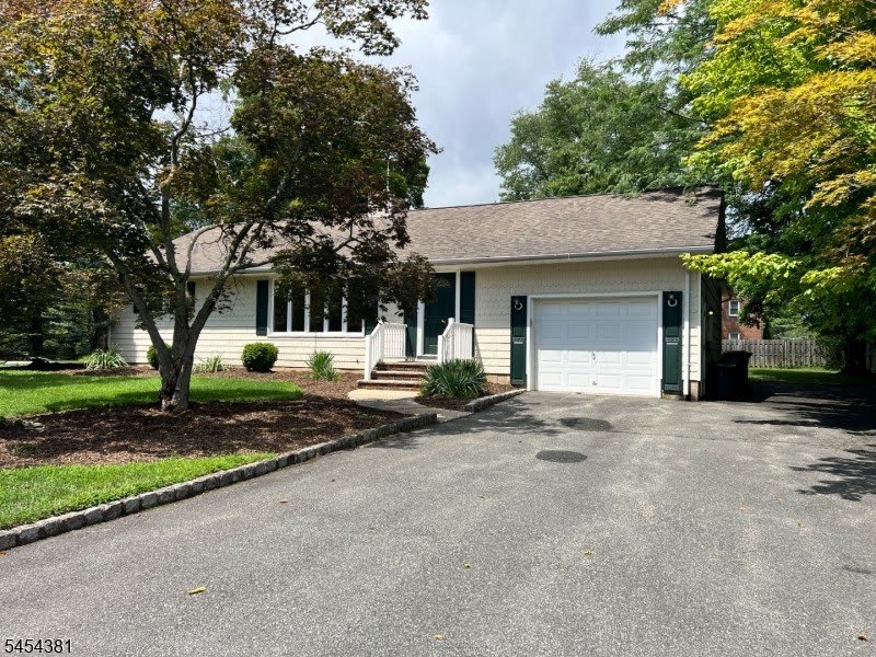1 Alanon St – photo 2