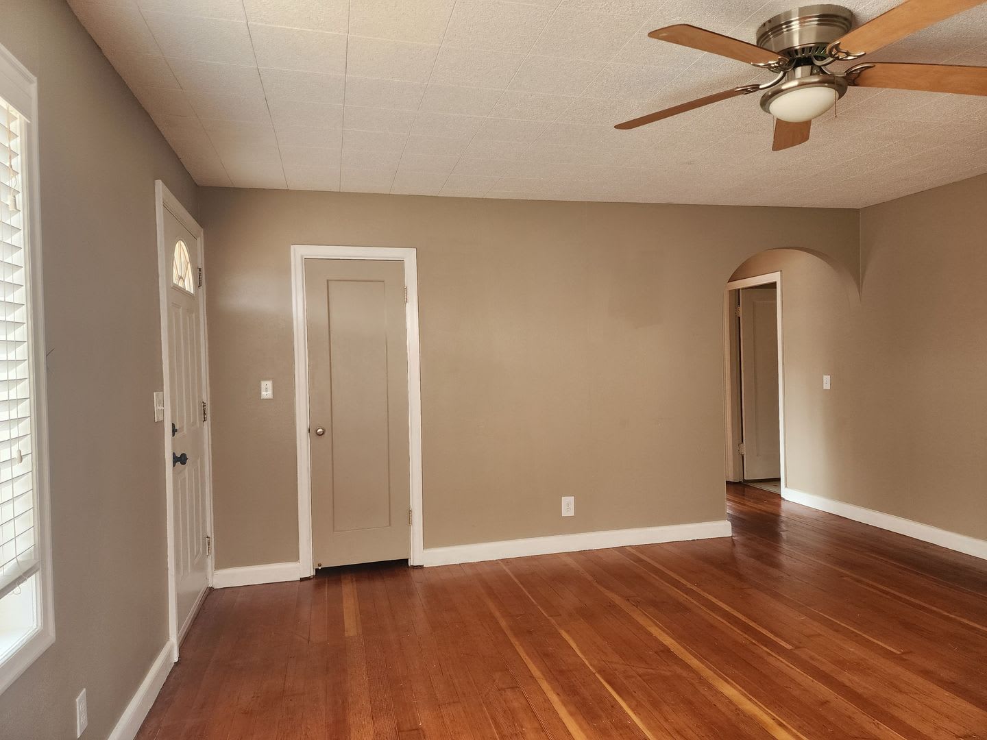 Cute Single Family Home Across from Memorial Park – photo 5