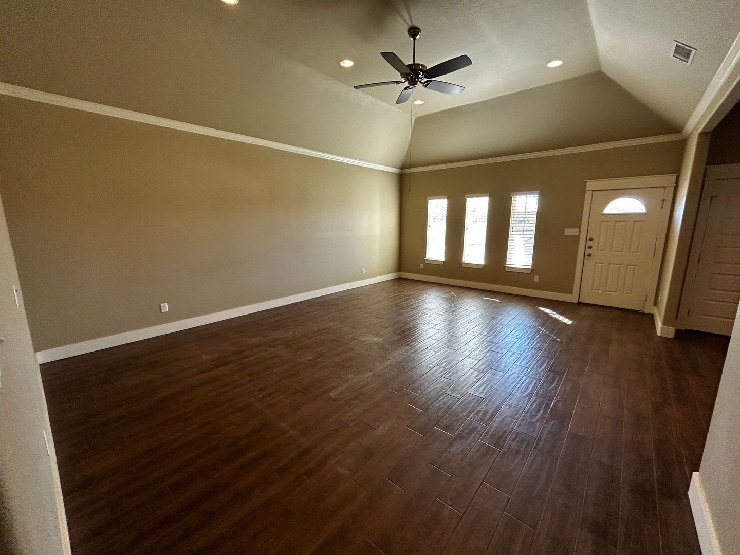 Beautiful three bedroom three-bathroom Napa home – photo 3