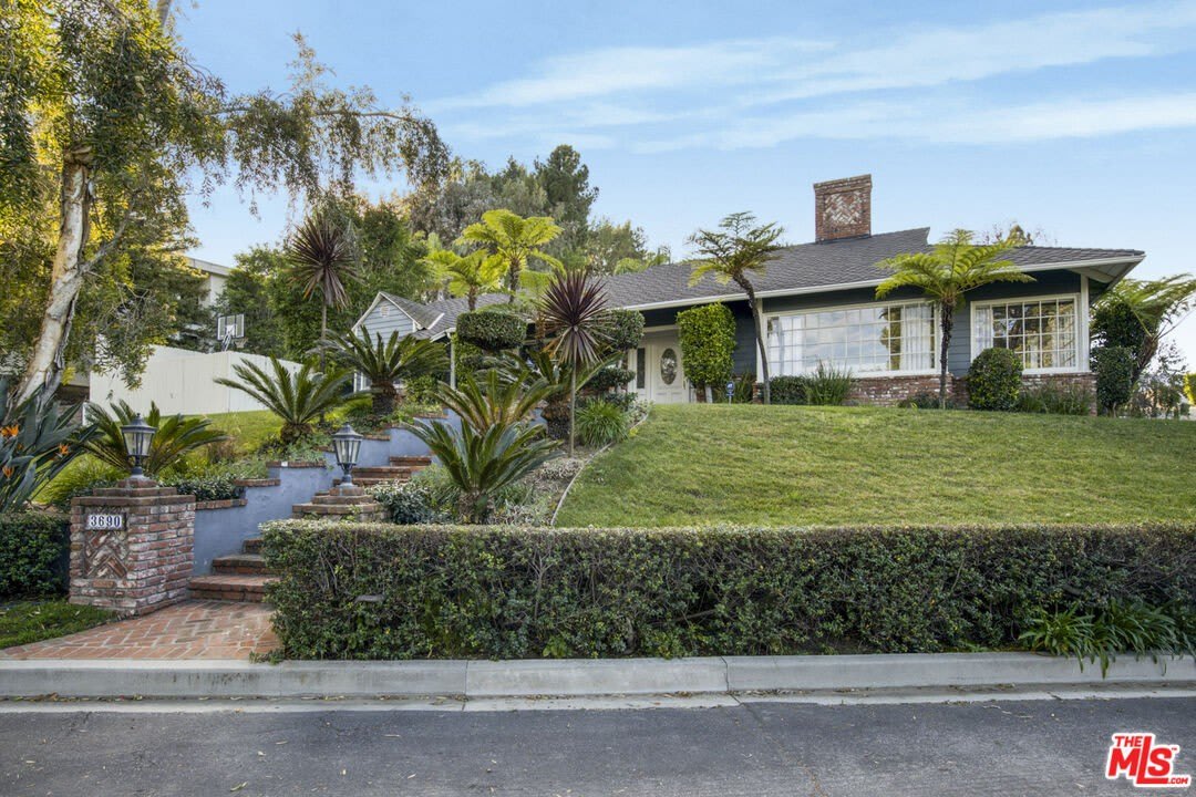 3690 Crownridge Dr – photo 3