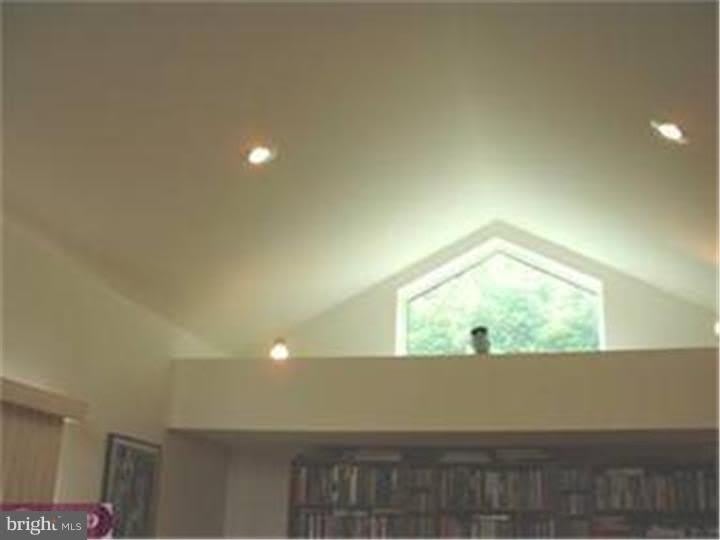 1700 Oakwood Terrace – photo 4