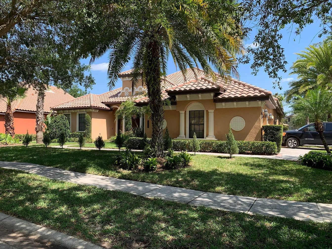 8314 Windsor Bluff Drive – photo 5