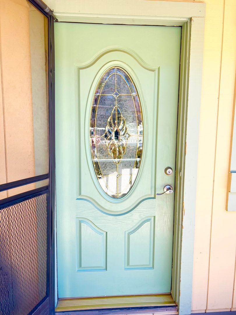 LARGE HOME WITH HUGE BONUS AREA – photo 3