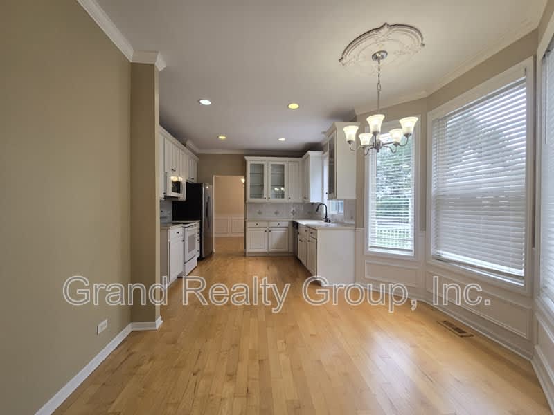 217 Lexington Court – photo 5