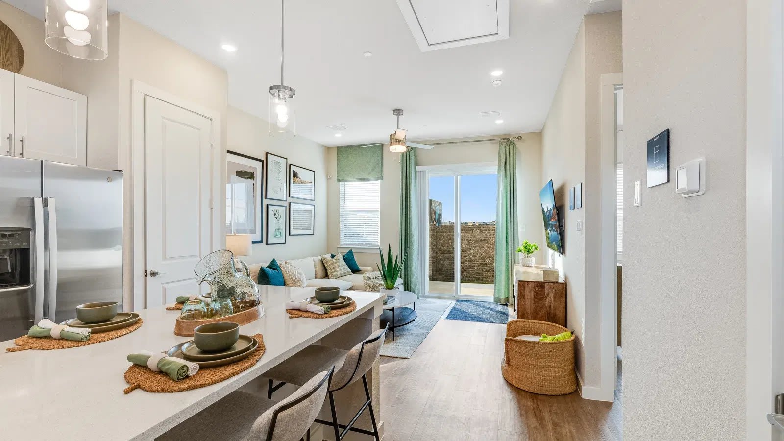151 South Buddy Hayes Boulevard – photo 1