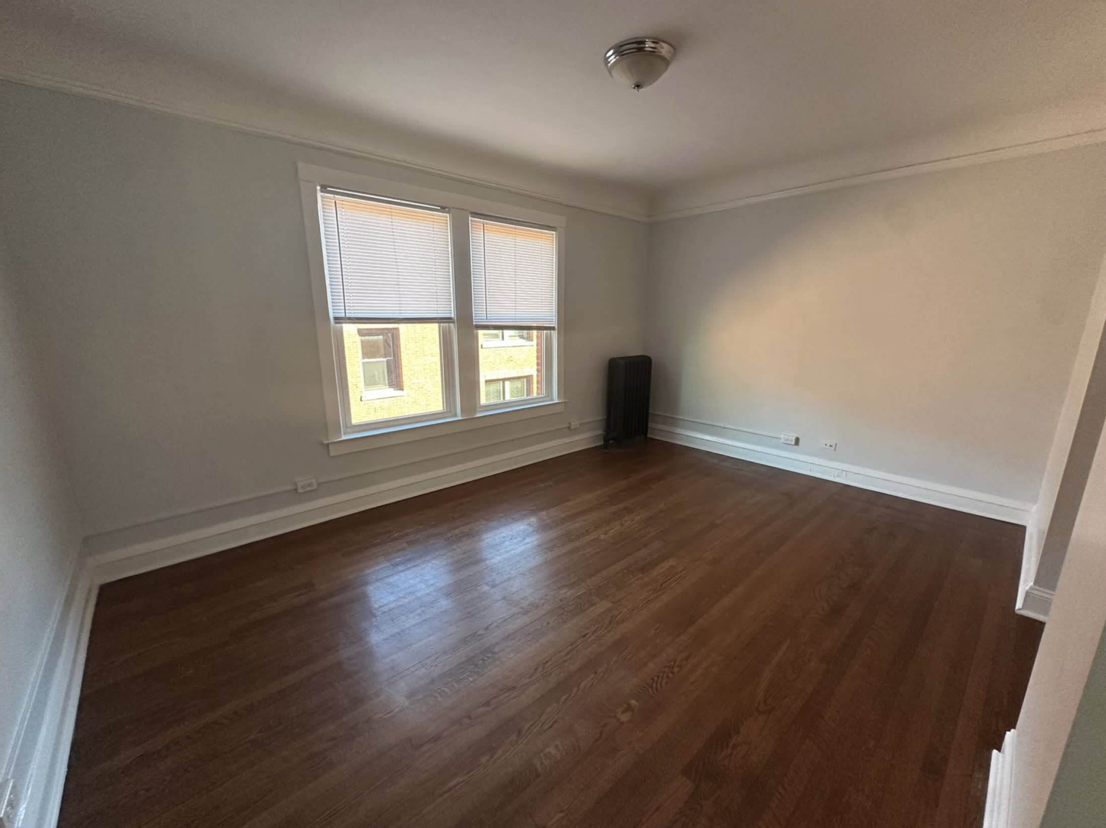 1377 W Greenleaf Ave – photo 3