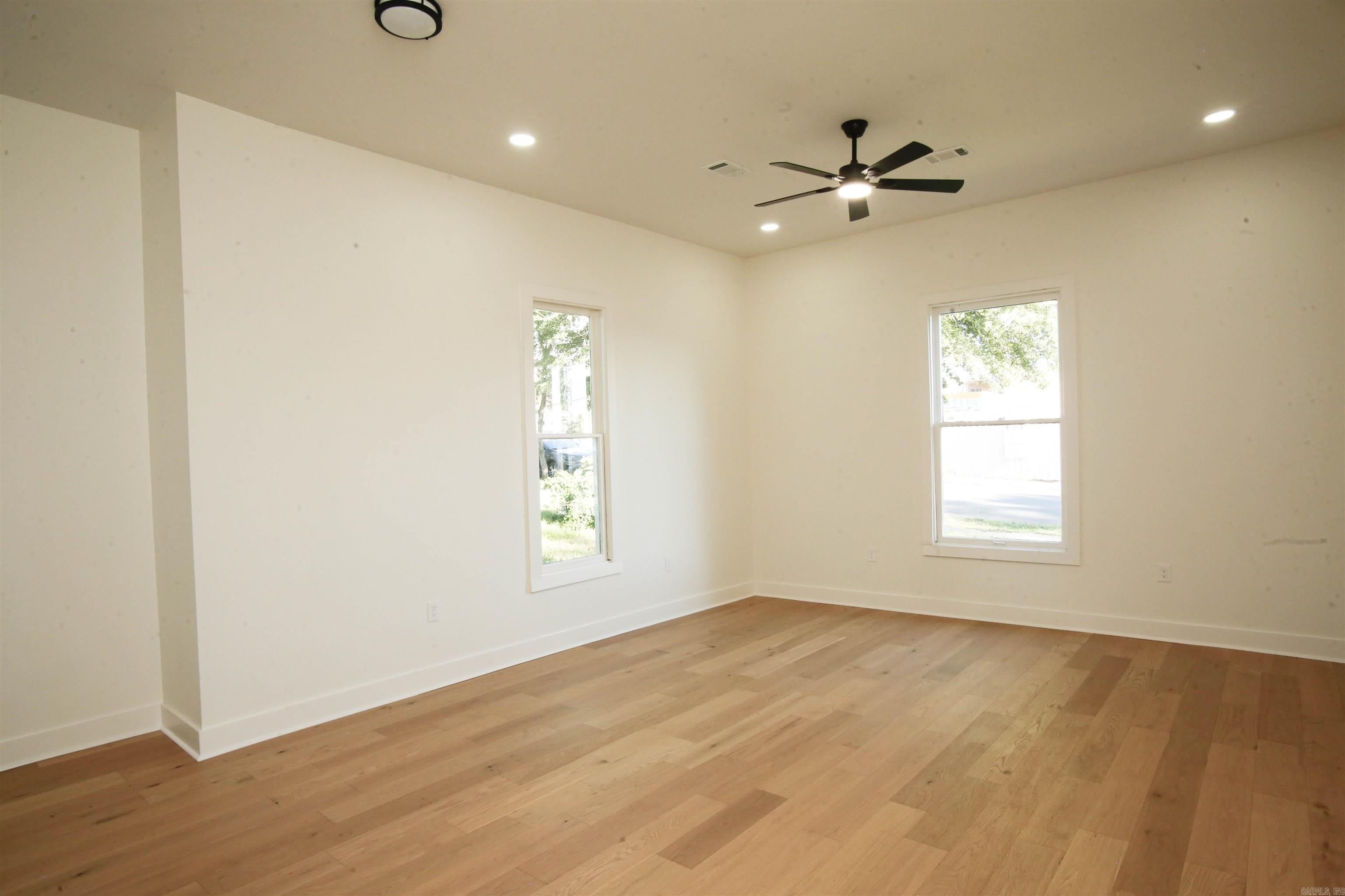 2324 W Daisy L Gatson Bates Drive – photo 3