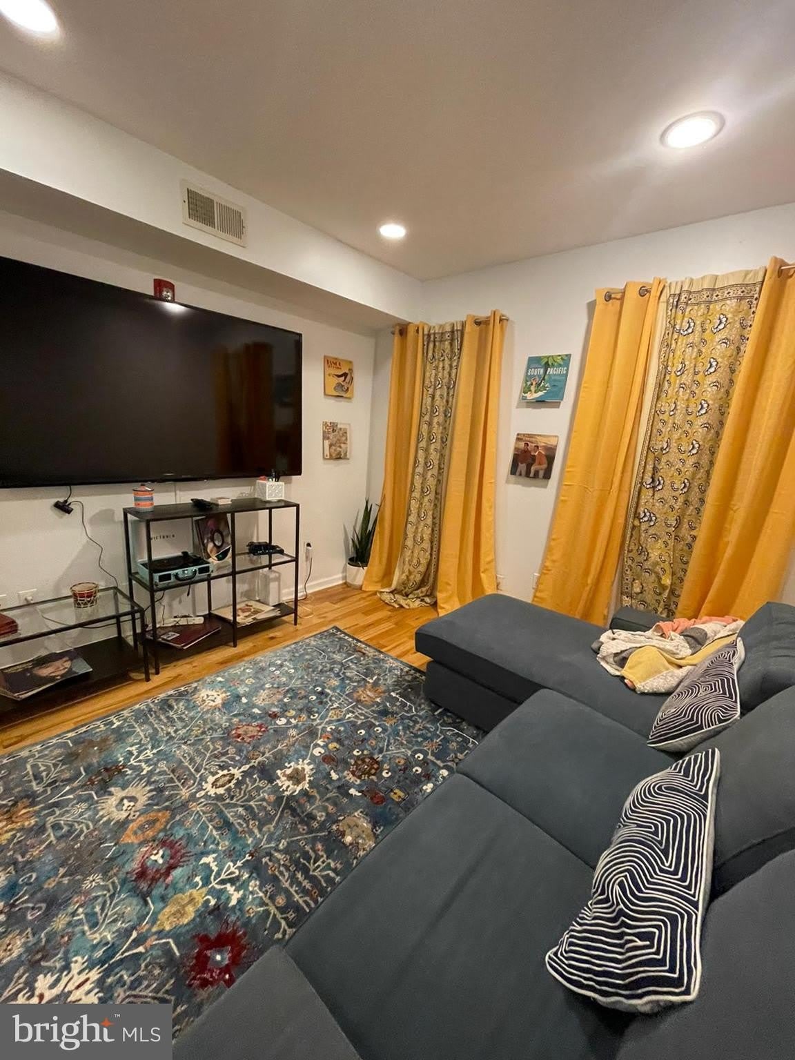 217 W Girard Avenue – photo 2