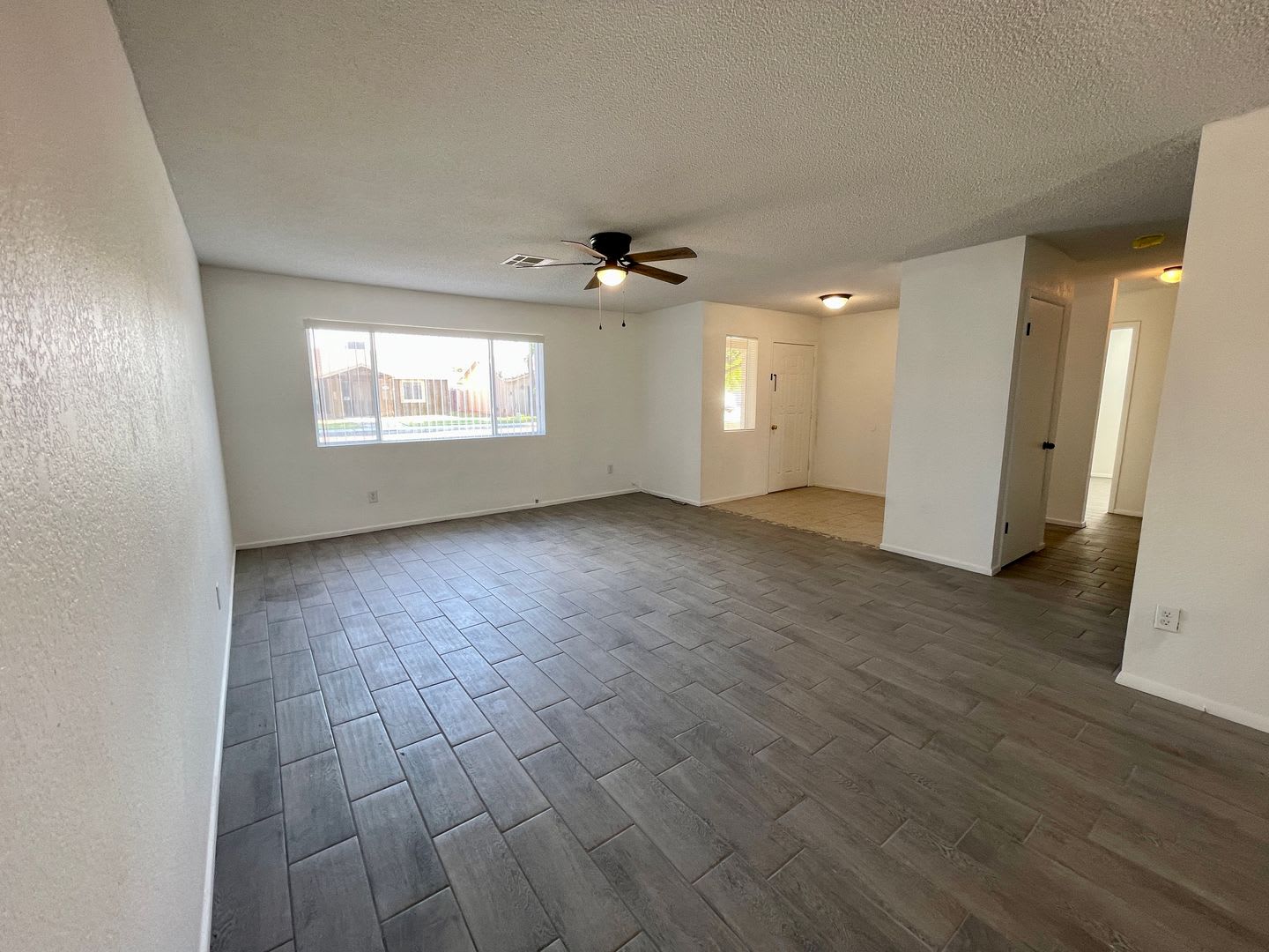 4 Bedroom In Mountain View 11348 E 24Th Ln – photo 5