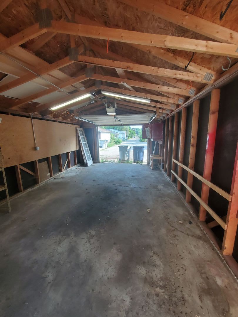 2 Bedroom 1.5 Bath single family – photo 3