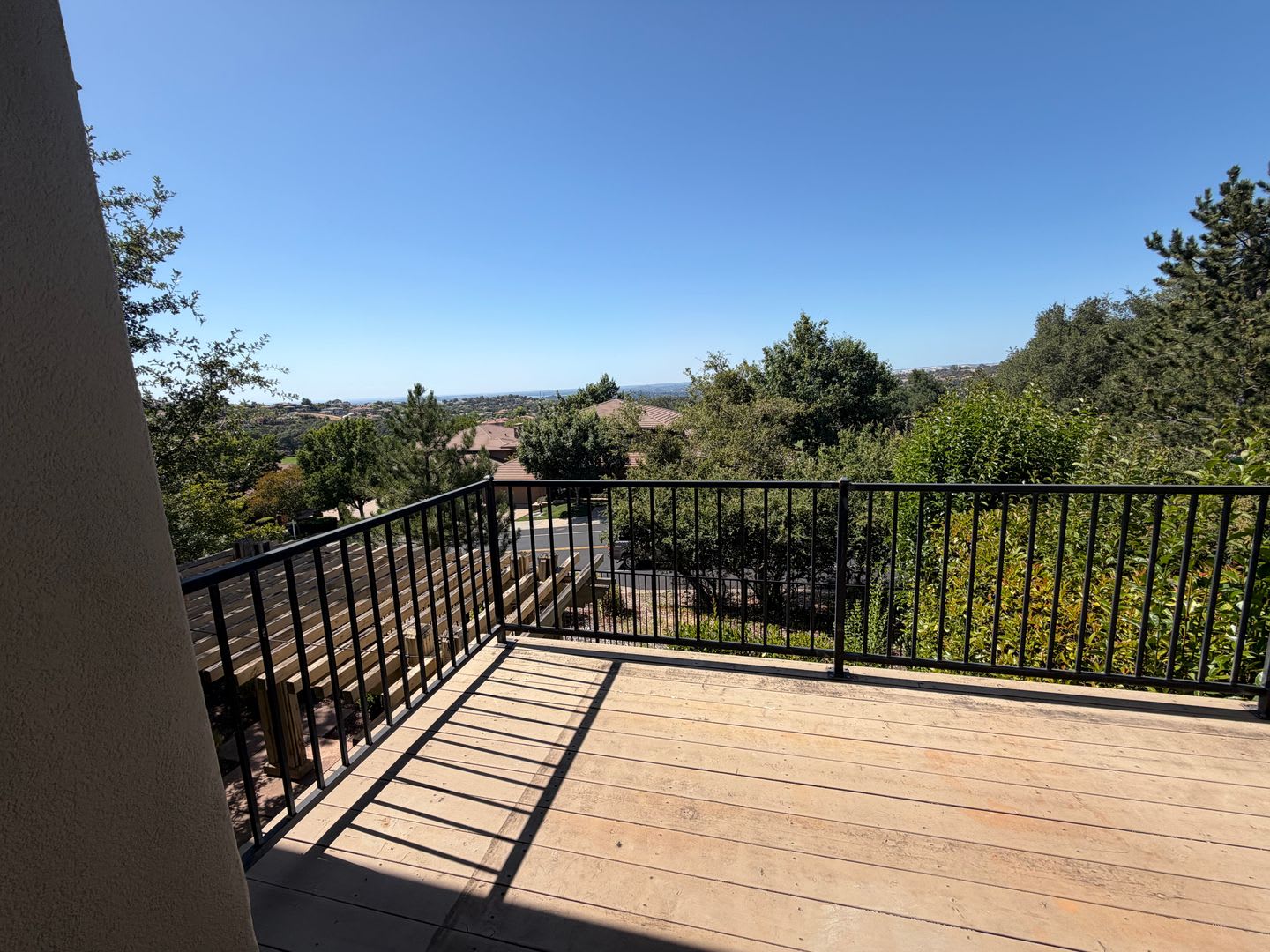 3 bedroom Serrano home with view – photo 1