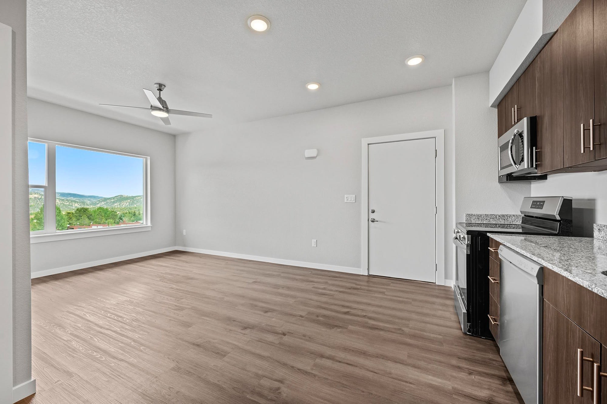 Prospector Apartments – photo 5