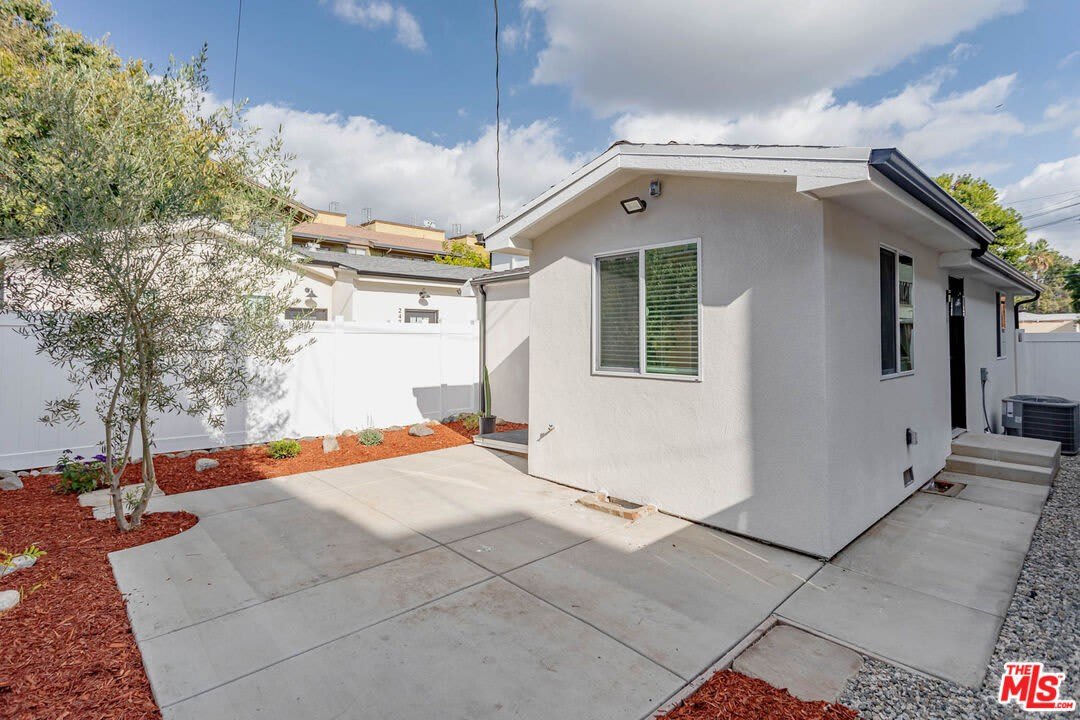 253 S Catalina Ave – photo 5
