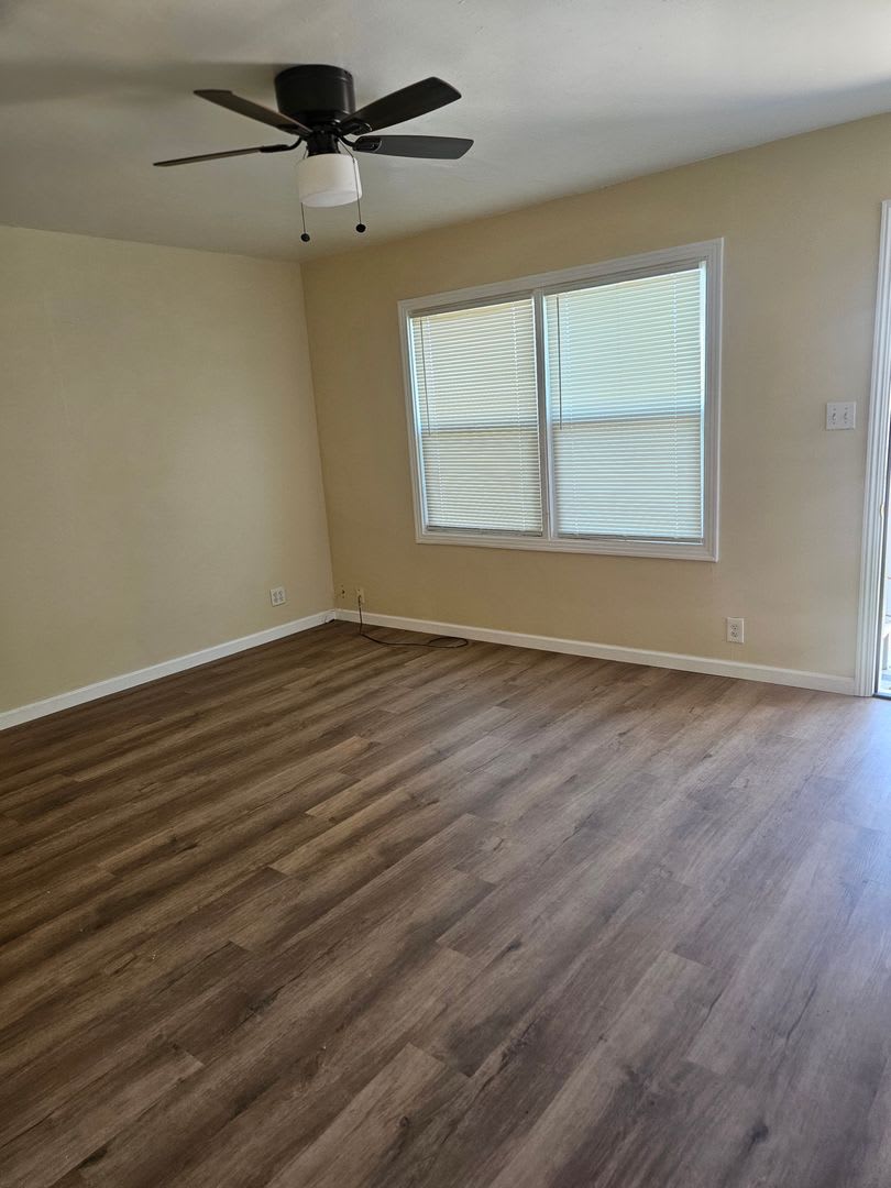 Charming 2-bedroom, 1-bathroom duplex in Sacramento – photo 2