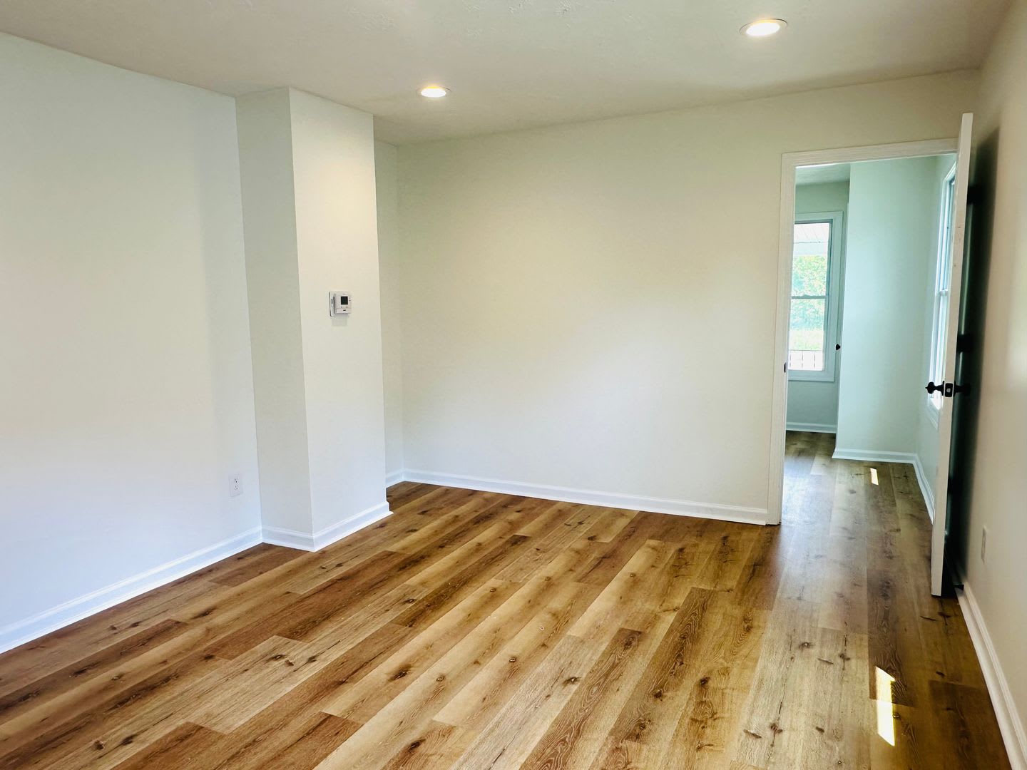 Convenient 2 Br 1 Ba Duplex Unit With Shared Front Porch – photo 3