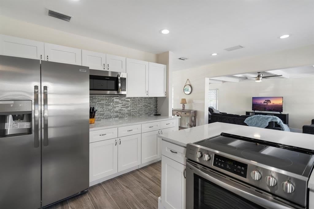2501 Ne 12Th Street – photo 1