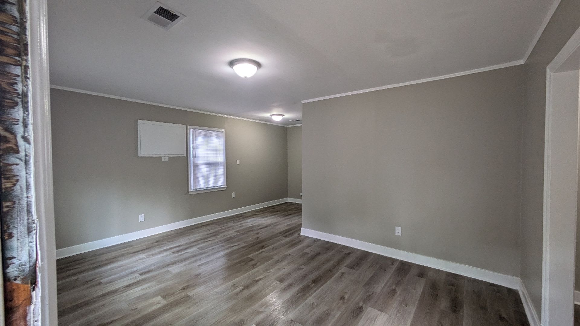 Charming 2-Bedroom Home with Comfortable Living Space – photo 3