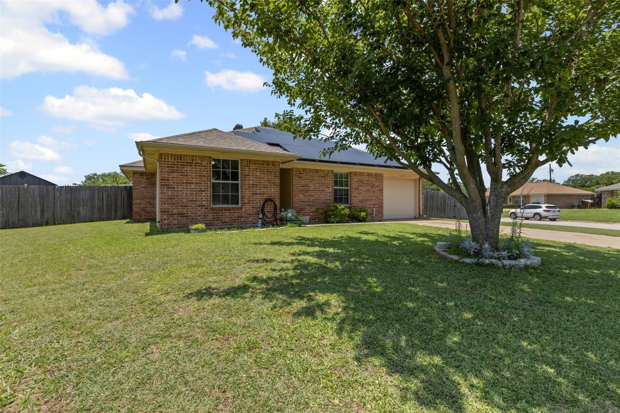 1107 Lynnwood Court – photo 4