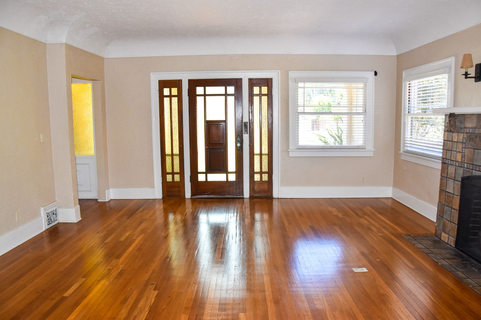 ~ Old Towne Orange Living 2 Story 5 Bedrooms 2 Bath – photo 3