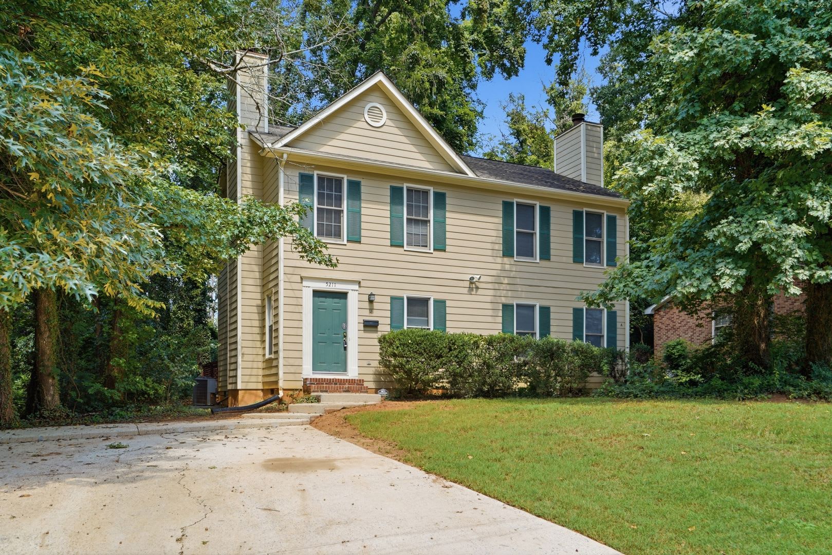 Spacious 2-Bedroom, 2.5-Bath in Oakhurst – photo 1