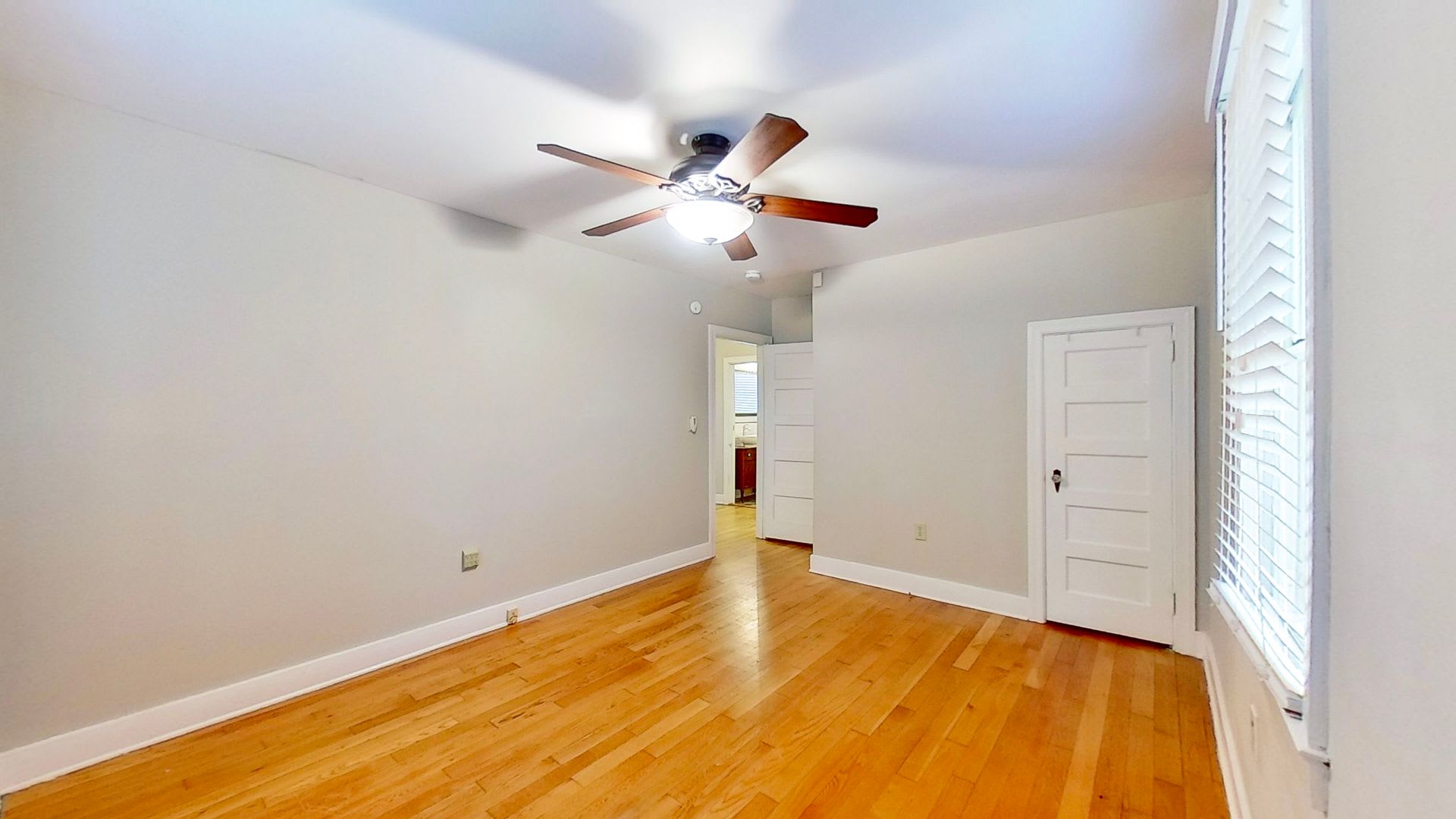 1506 Pendleton – photo 4