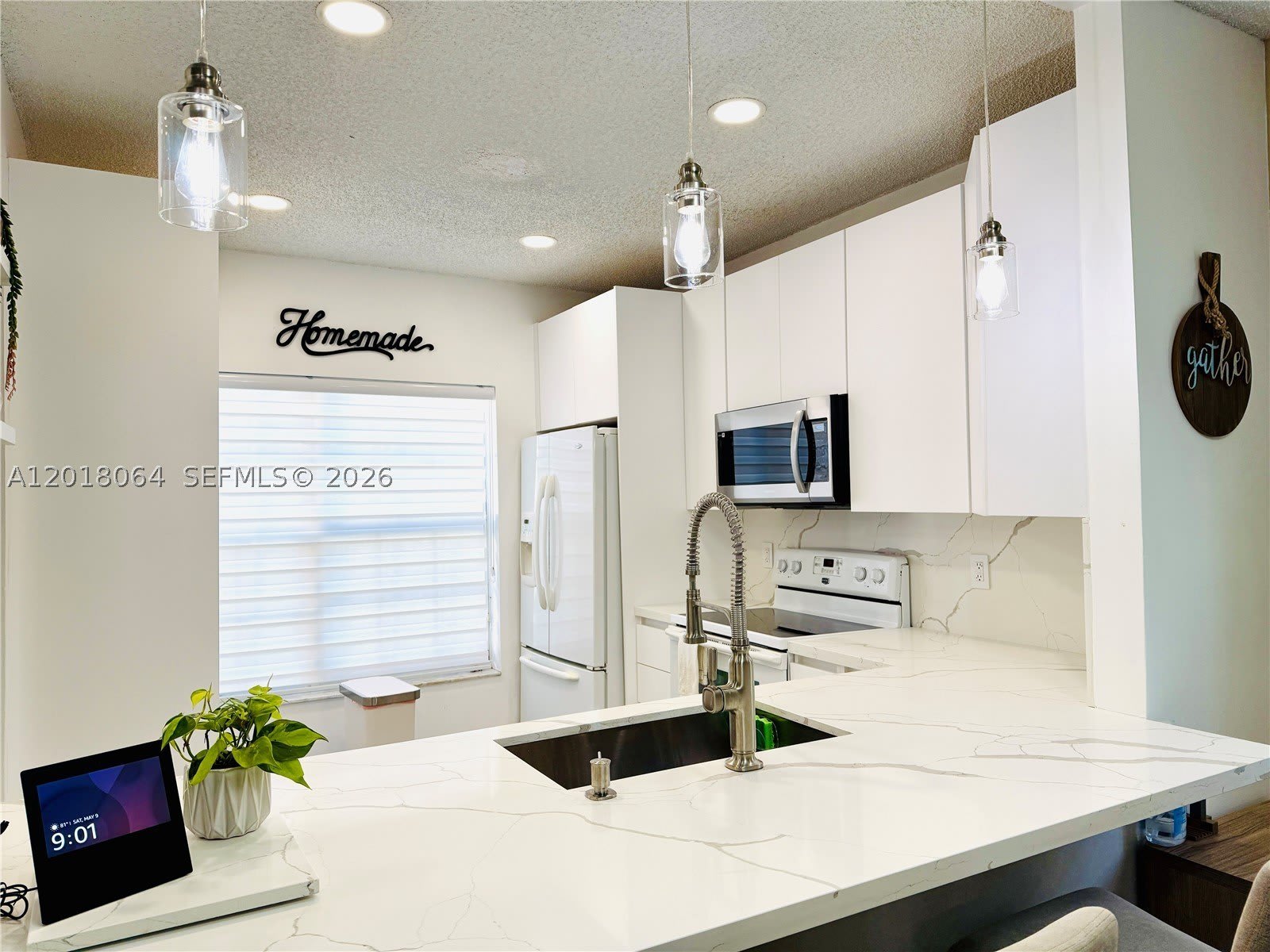 16213 Emerald Cove Rd – photo 1