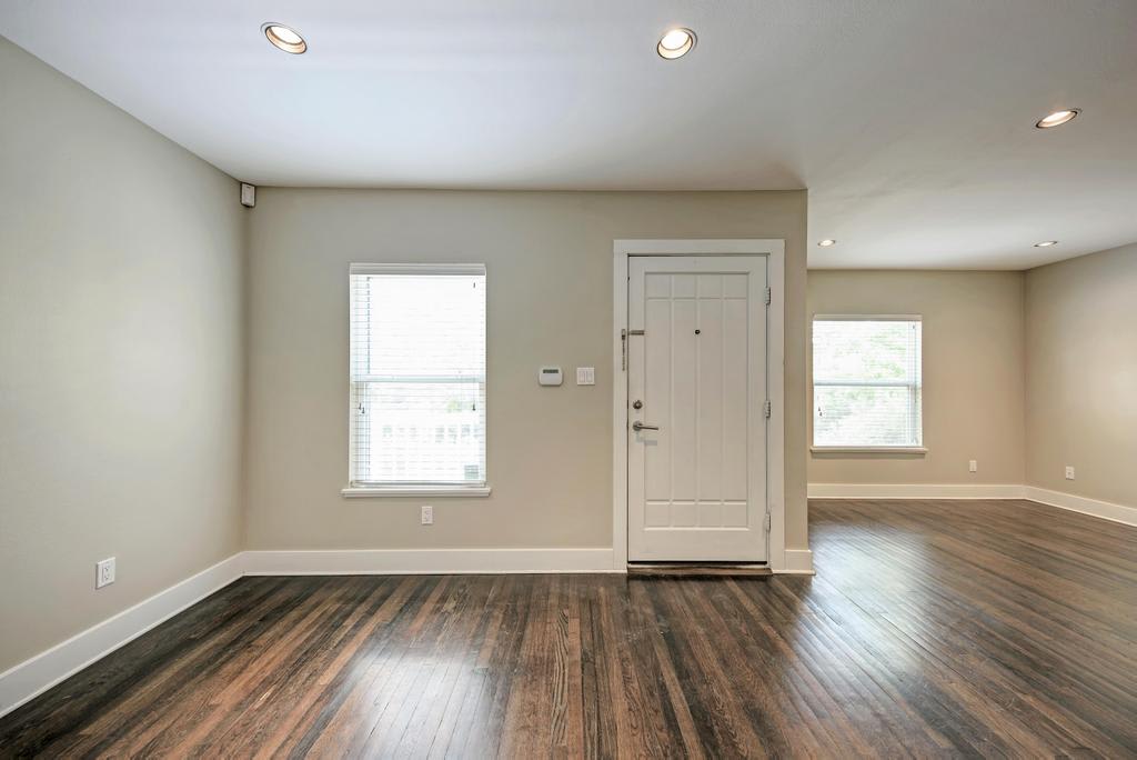 1014 East 14th Street – photo 1