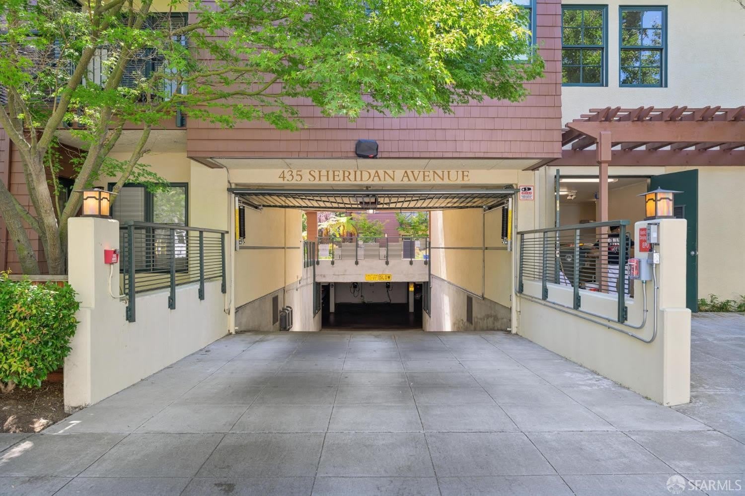 435 Sheridan Avenue – photo 2