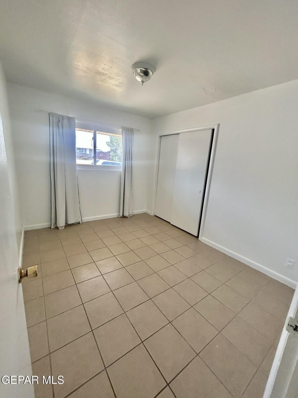 2900 POLK Avenue – photo 5