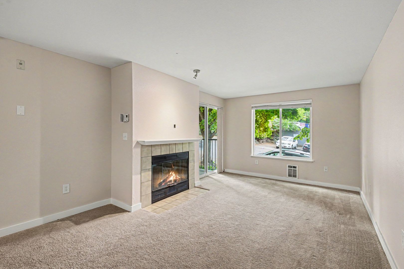 Charming Ground-Floor Condo in the Heart of Greenwood! $1,700 only!! August move in! – photo 5