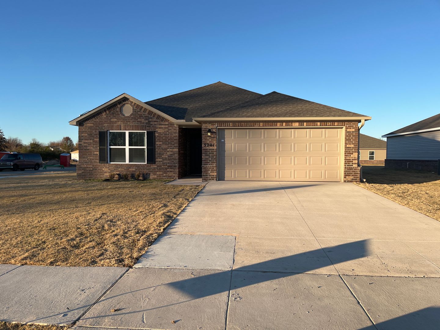 Beautiful 3 Bed, 2 Bath Home in Somerset – Pre-Leasing Now! – photo 2