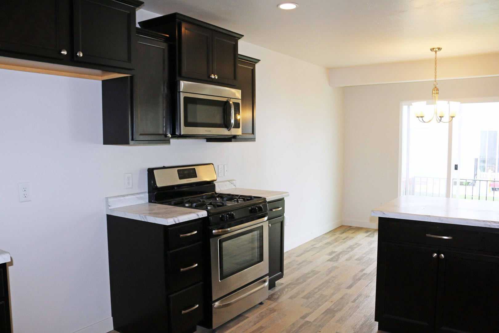 Amazing Townhome in Legacy Ranch! – photo 2