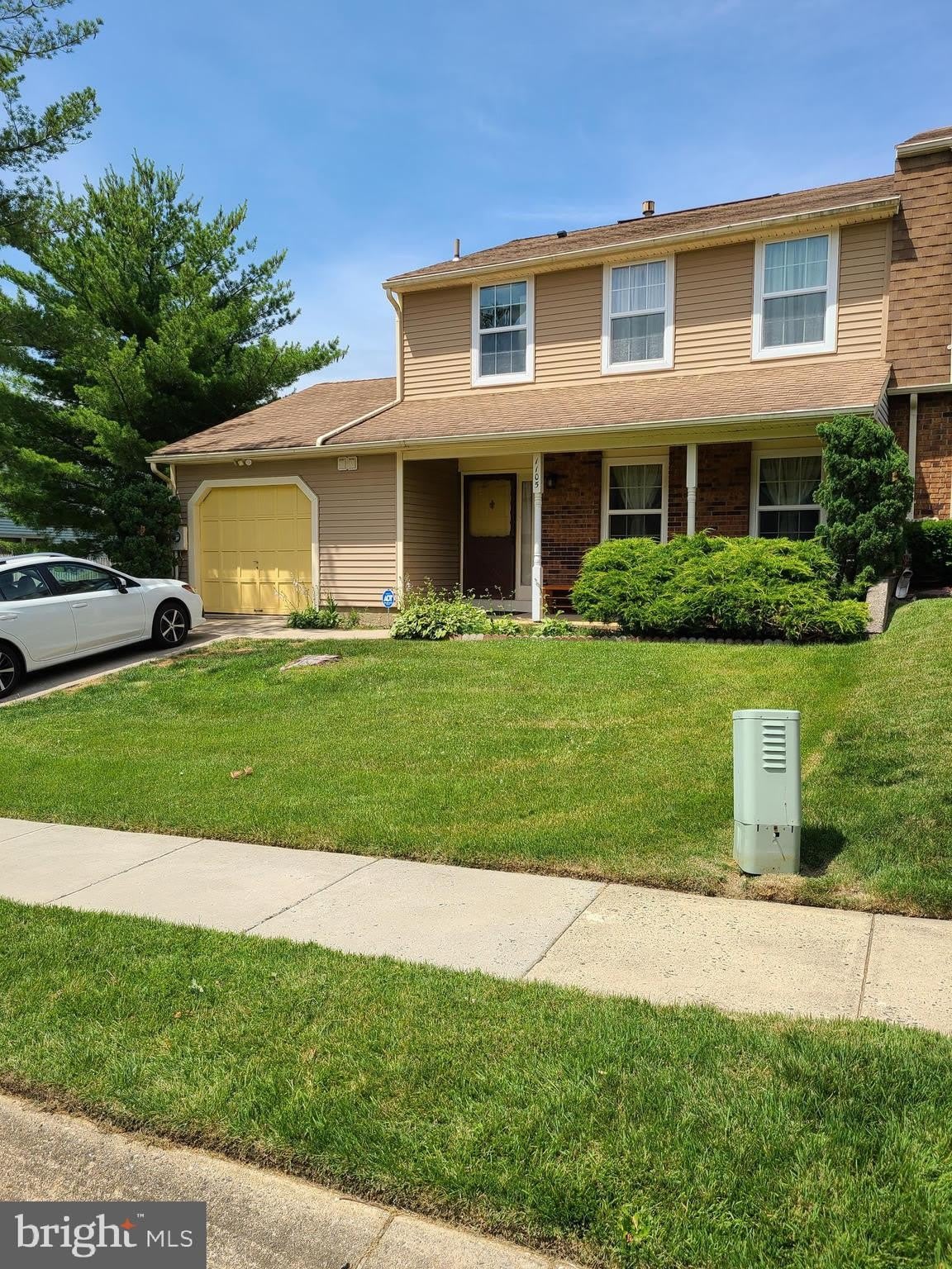 1105 JONATHAN Lane – photo 2