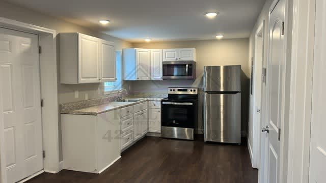 862 Berry St Ne – photo 3