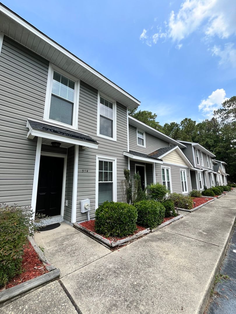 508 Mill Cove Waters Edge Townhomes 1St Month Free – photo 1