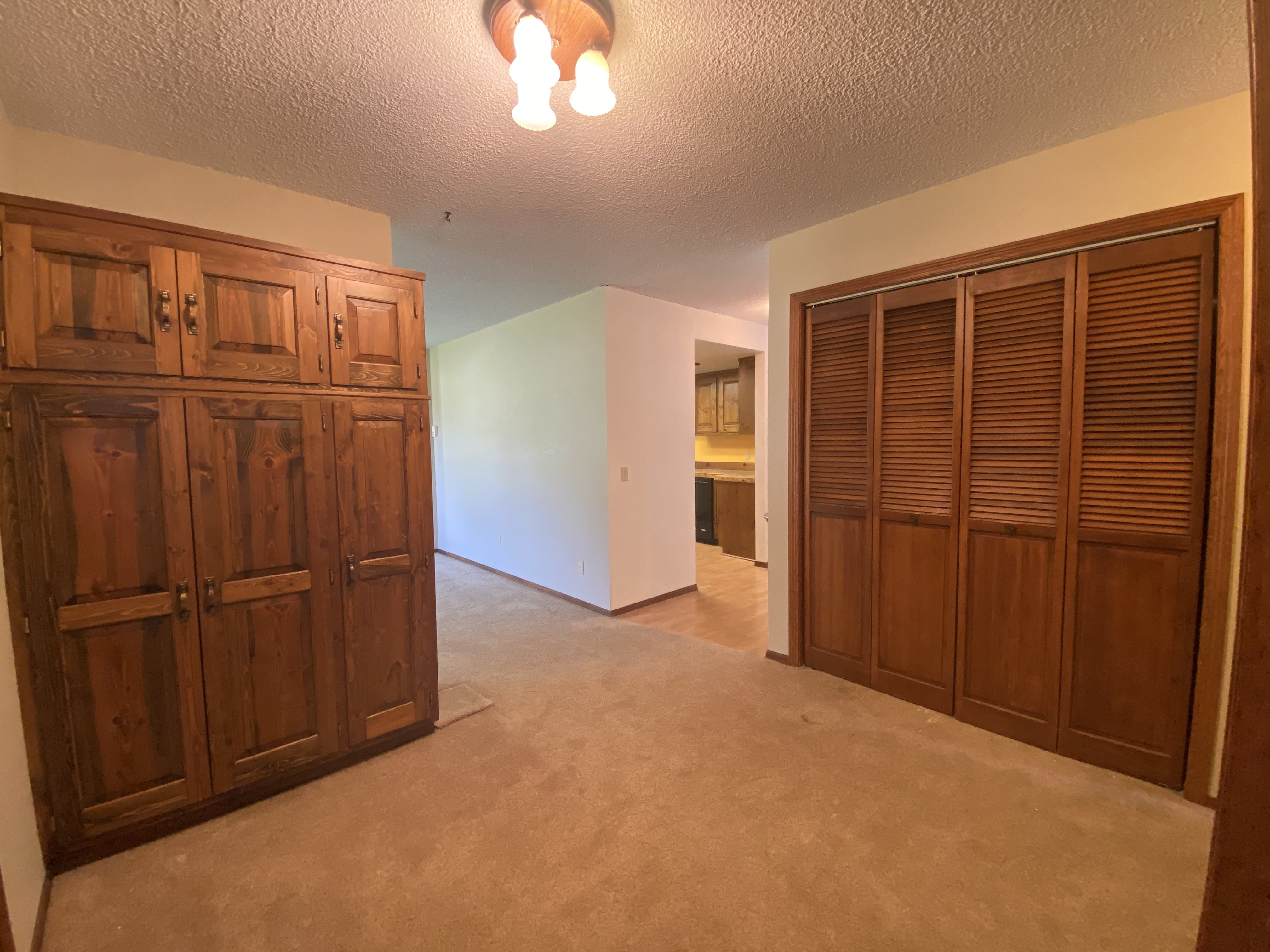 890 Kelley Rd – photo 2