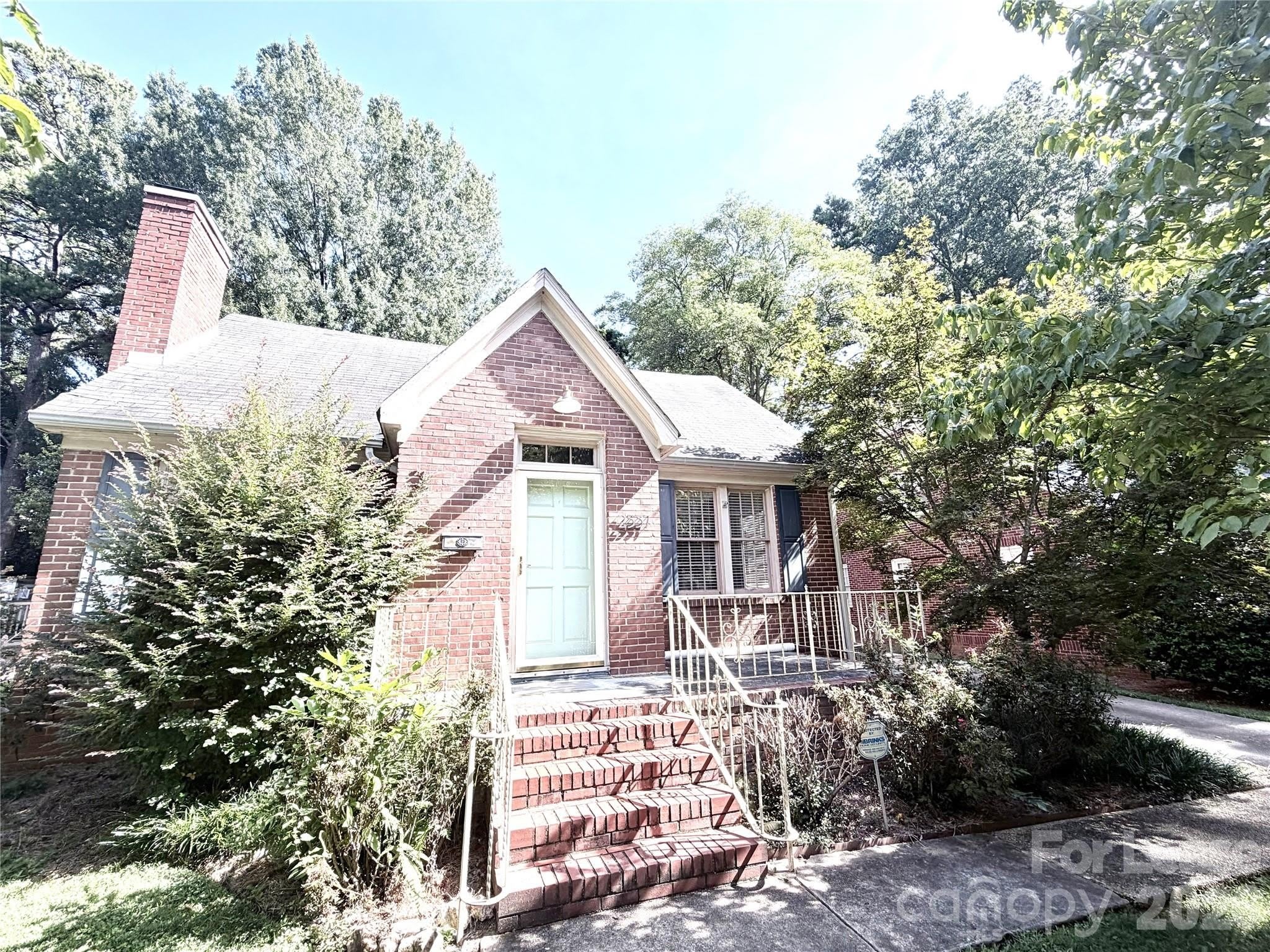 2537 Cranbrook Lane – photo 2