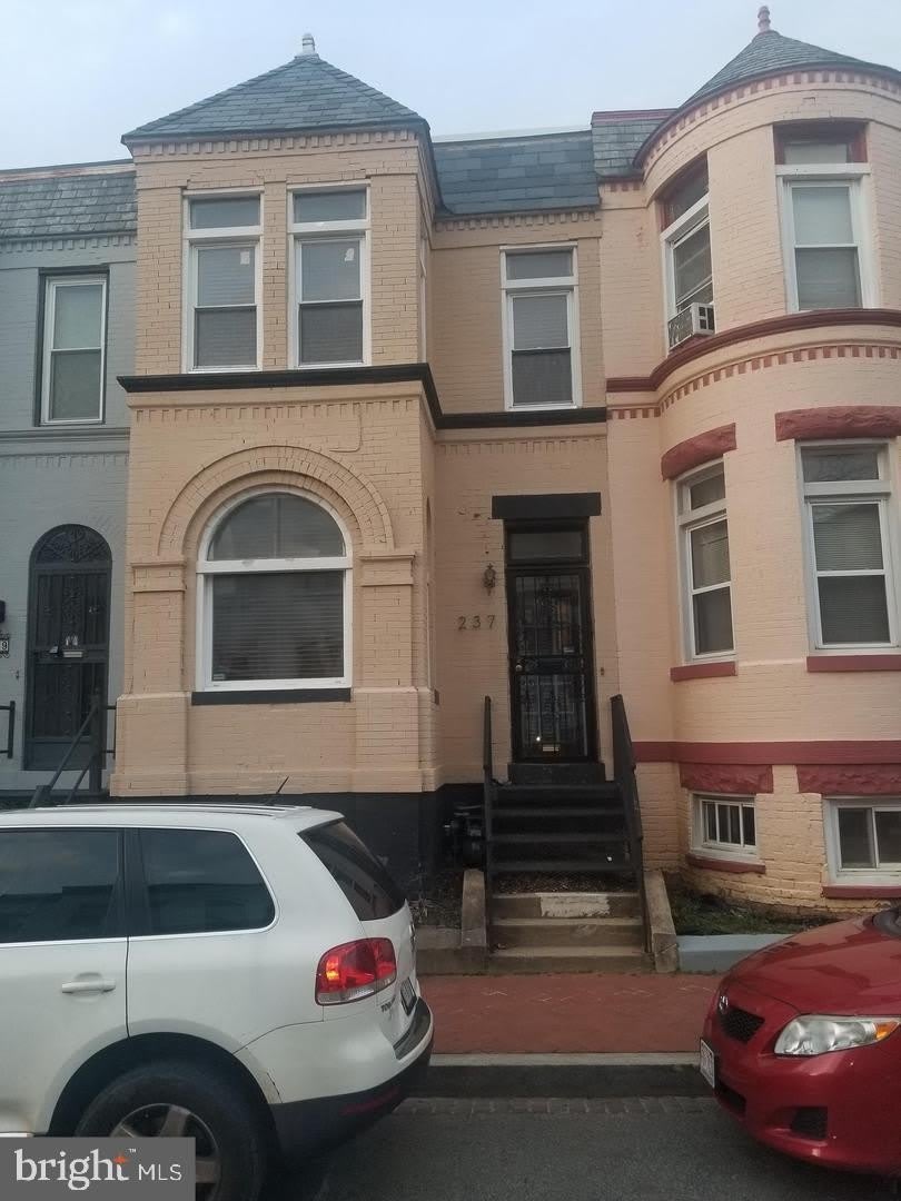 237 Elm St Nw – photo 1