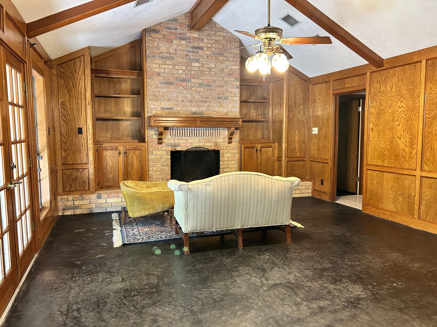 3 Bedroom 2.5 Bath Home Tucked in Cul-de-sac!! Available NOW! – photo 4