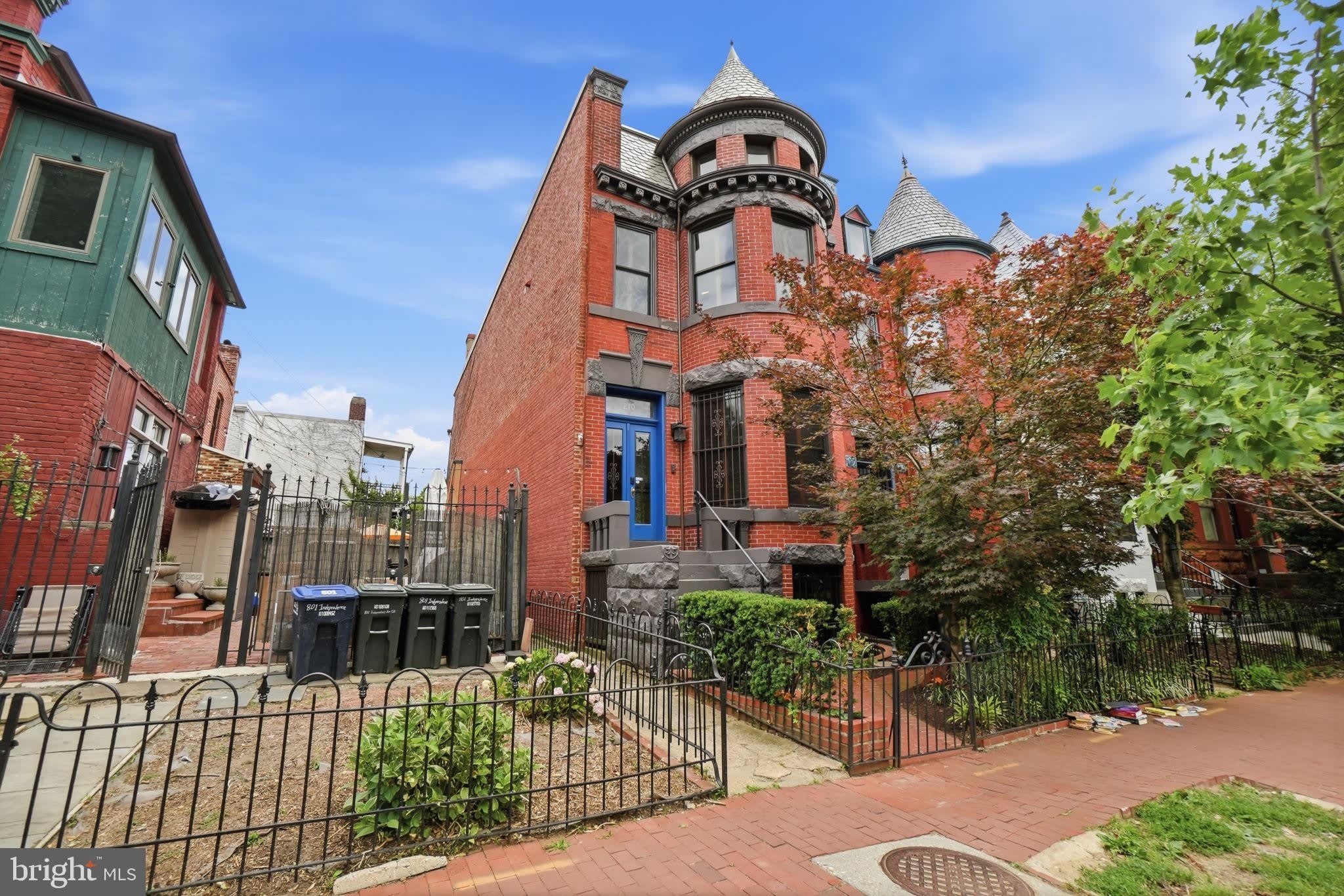 210 8TH Street SE – photo 3