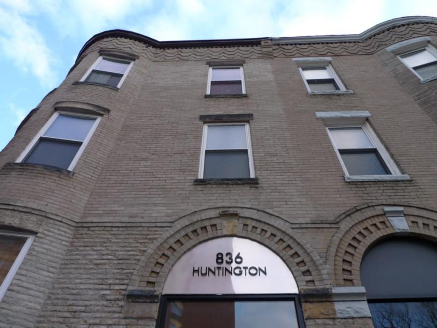 NIce 4 bed in Mission Hill – photo 2
