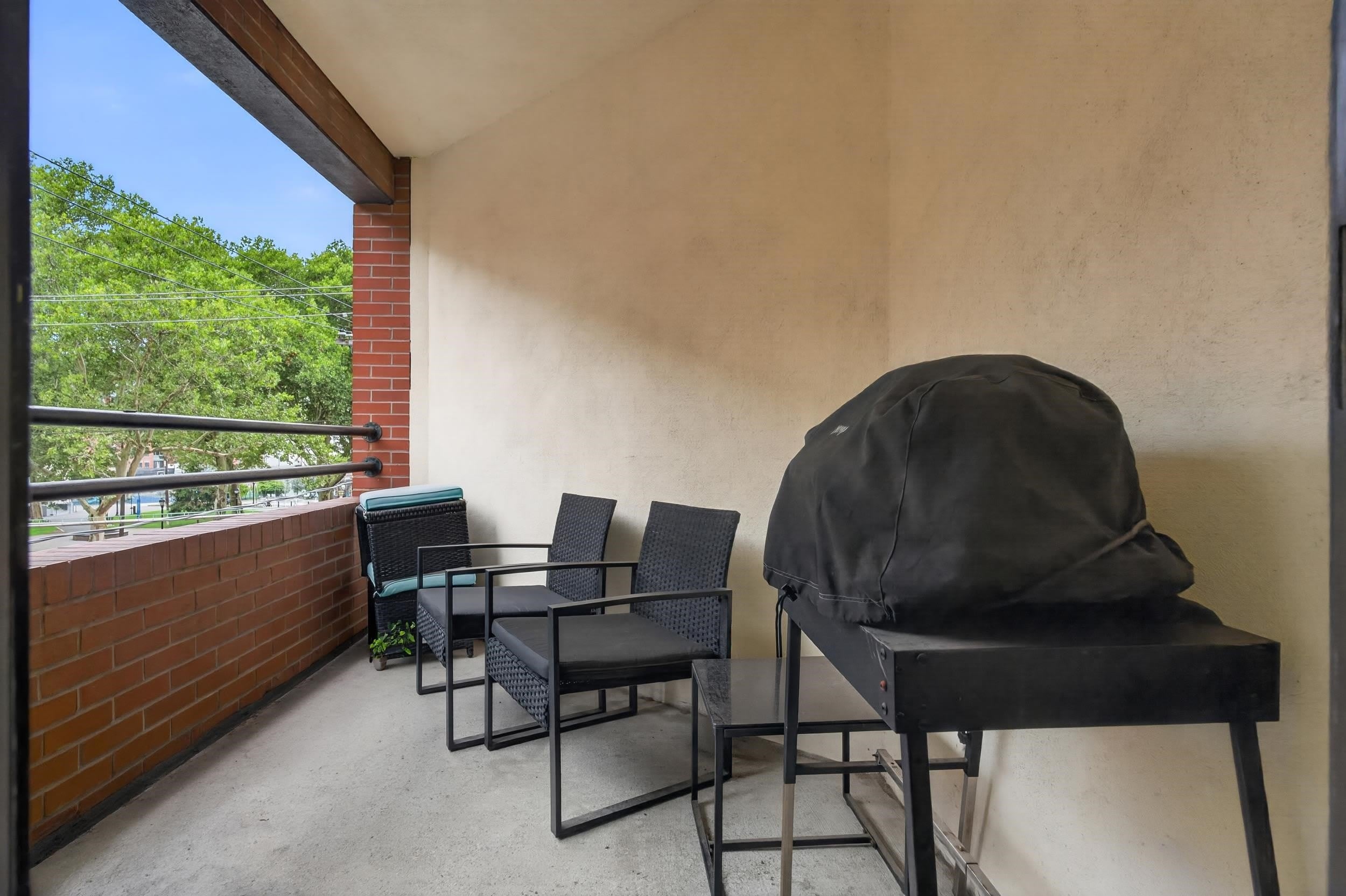 1001 CLINTON ST – photo 2