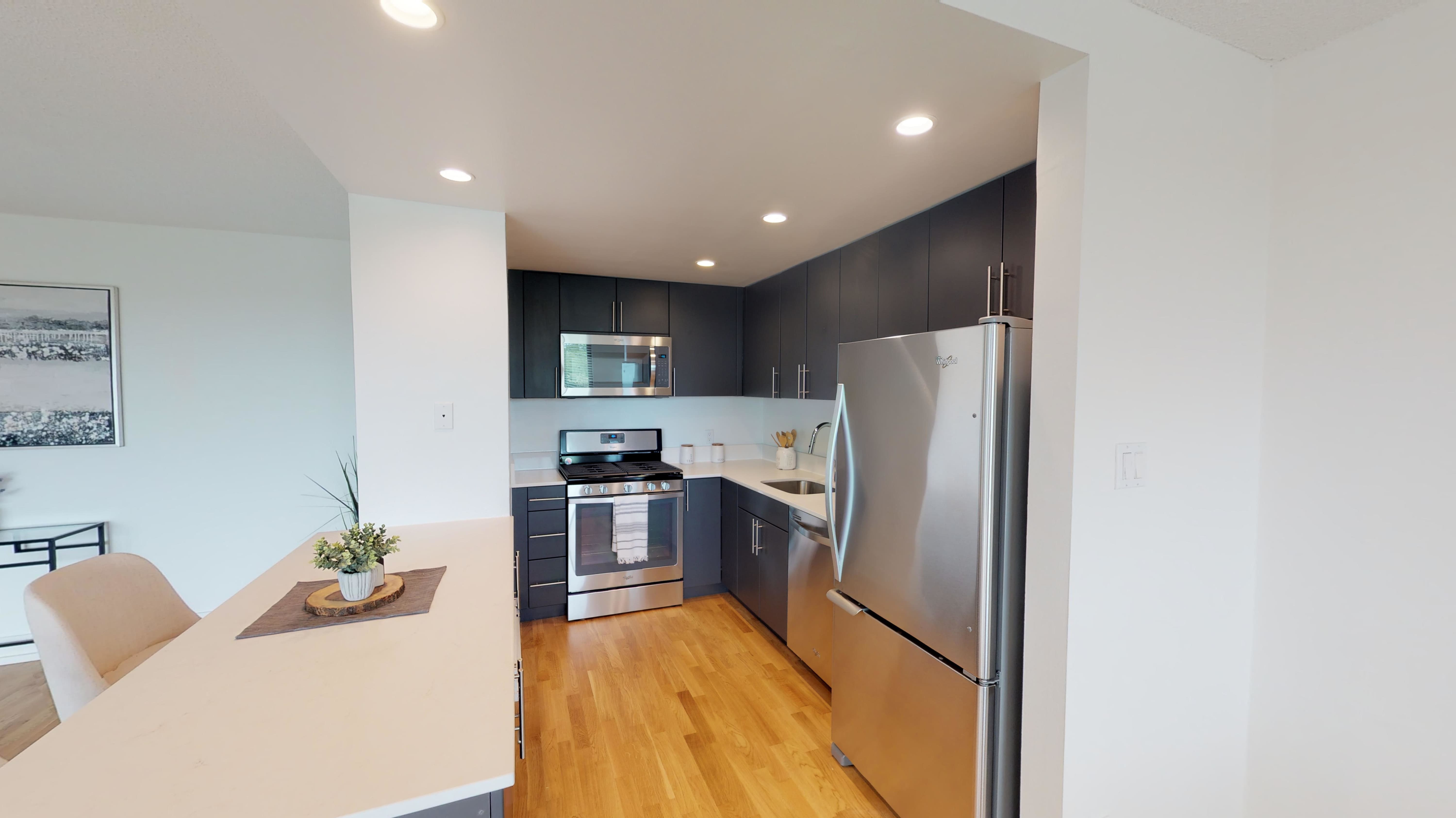Munson Hill Towers – photo 3
