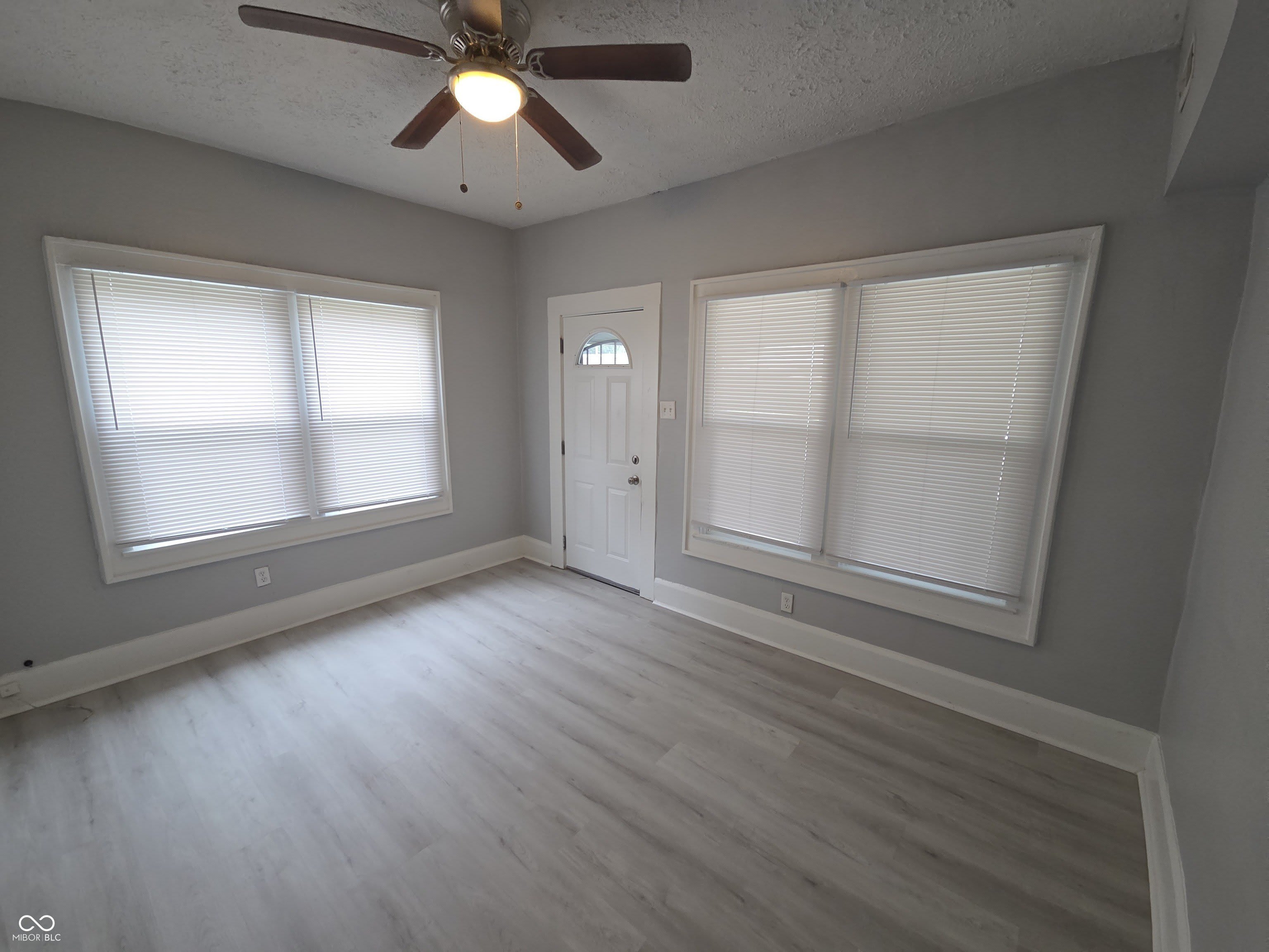 1339 Lee Street – photo 5