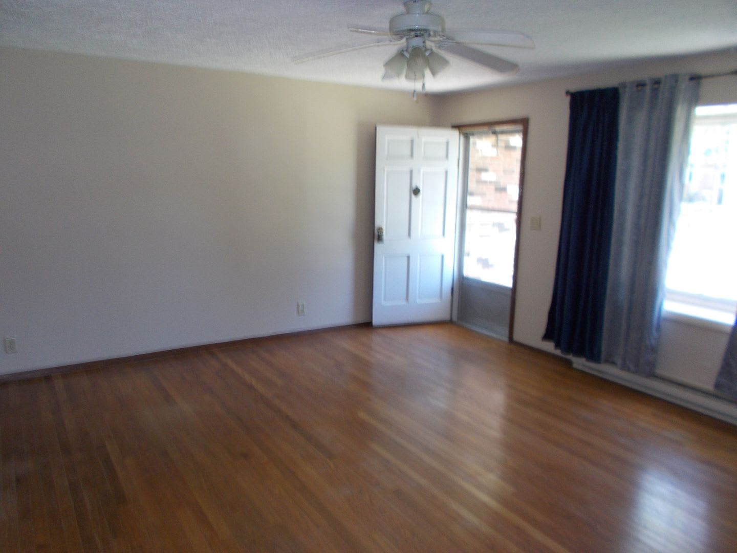 Lovely 3 bedroom 1 1/2 baths home located in Southwest Richmond – photo 3
