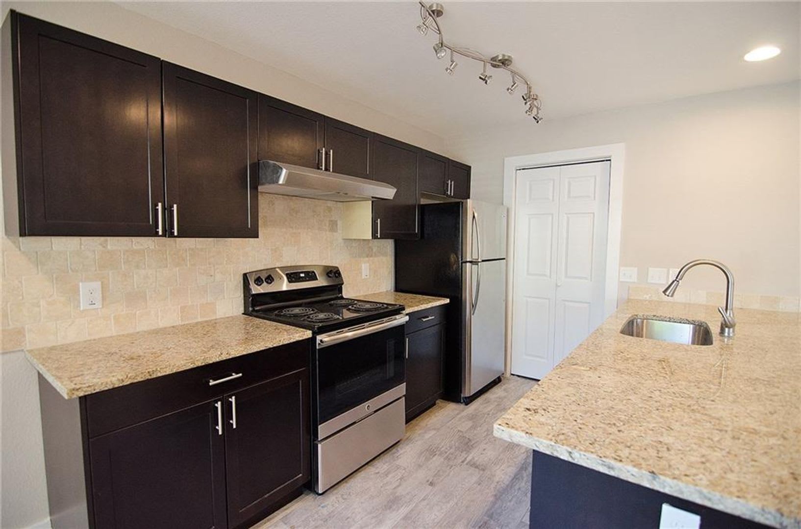 Updated 2-Story Townhome in Prime North Austin – photo 5